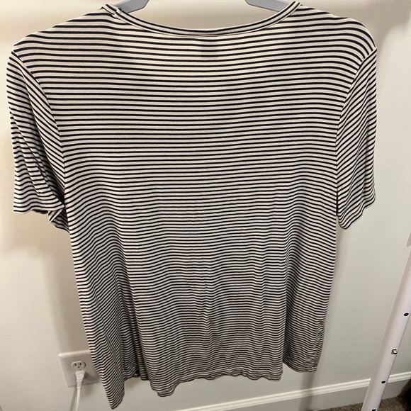 Old Navy White Striped Women's Top - Picture 3 of 3